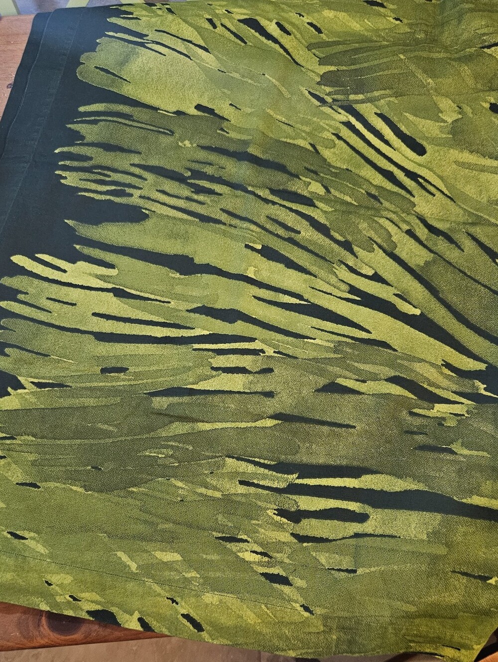 Crate & Barrel Marimekko Ulappa Green & Black Tablecloth 60"x88" Rectangular